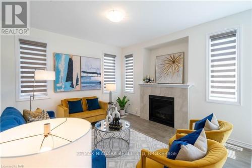 8064 Citation Road, Niagara Falls (213 - Ascot), ON - Indoor Photo Showing Living Room With Fireplace