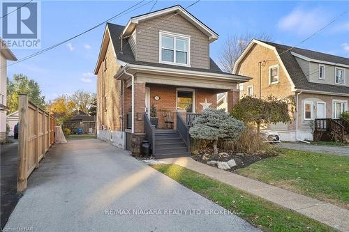 84 Steele Street, Port Colborne (878 - Sugarloaf), ON - Outdoor With Facade