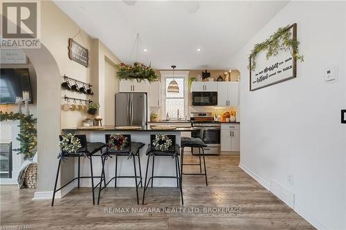 84 Steele Street, Port Colborne (878 - Sugarloaf), ON - Indoor Photo Showing Other Room