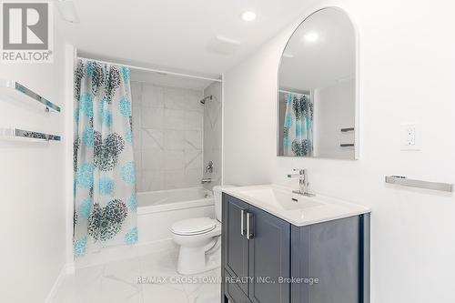 170 Muirfield Drive, Barrie, ON - Indoor Photo Showing Bathroom