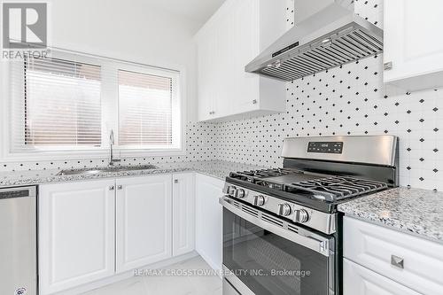 170 Muirfield Drive, Barrie, ON - Indoor Photo Showing Kitchen With Stainless Steel Kitchen With Upgraded Kitchen