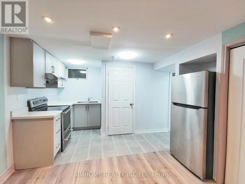 Lower - 7119 Fayette Circle, Mississauga, ON - Indoor Photo Showing Kitchen