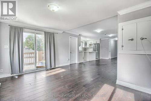 24 John Street-Upper, Halton Hills, ON - Indoor Photo Showing Living Room