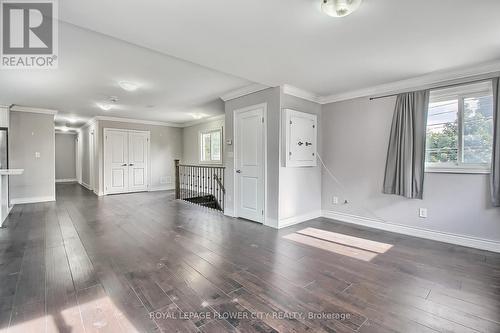 24 John Street-Upper, Halton Hills, ON - Indoor Photo Showing Living Room