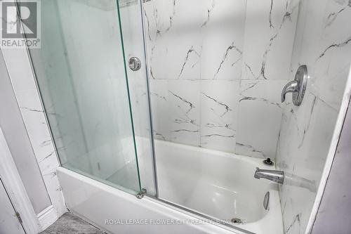 24 John Street-Upper, Halton Hills, ON - Indoor Photo Showing Bathroom