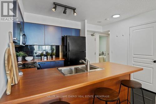 1204 - 55 Harrison Garden Boulevard, Toronto (Willowdale East), ON - Indoor Photo Showing Kitchen With Double Sink