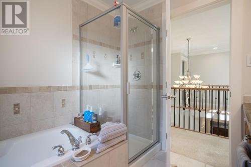 1239 W 22Nd Street, North Vancouver, BC - Indoor Photo Showing Bathroom