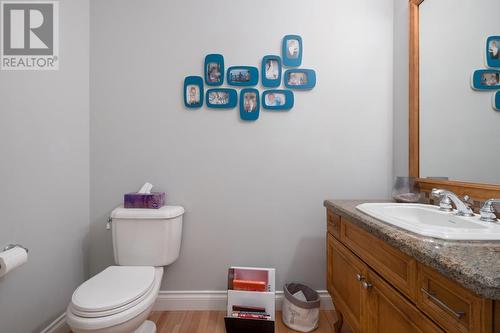 1239 W 22Nd Street, North Vancouver, BC - Indoor Photo Showing Bathroom