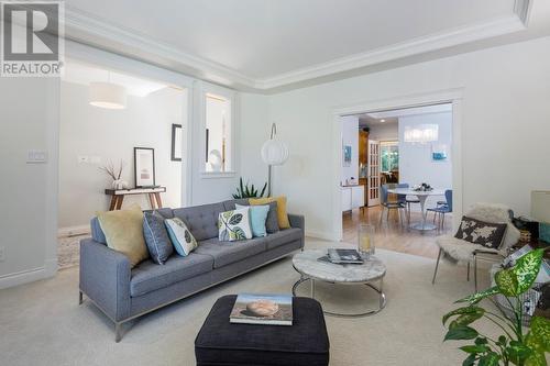 1239 W 22Nd Street, North Vancouver, BC - Indoor Photo Showing Living Room