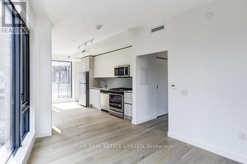 412 - 2A Church Street, Toronto, ON - Indoor Photo Showing Kitchen