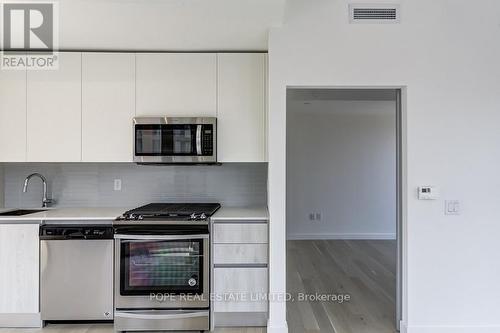 412 - 2A Church Street, Toronto, ON - Indoor Photo Showing Kitchen