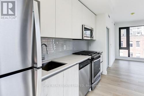 412 - 2A Church Street, Toronto, ON - Indoor Photo Showing Kitchen With Upgraded Kitchen