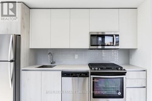 412 - 2A Church Street, Toronto, ON - Indoor Photo Showing Kitchen