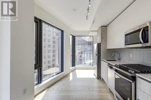 412 - 2A Church Street, Toronto, ON - Indoor Photo Showing Kitchen With Upgraded Kitchen