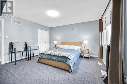 136 Essling Avenue, Hamilton, ON - Indoor Photo Showing Bedroom