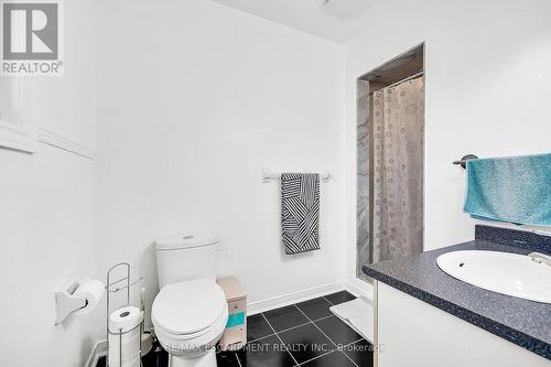 136 Essling Avenue, Hamilton, ON - Indoor Photo Showing Bathroom