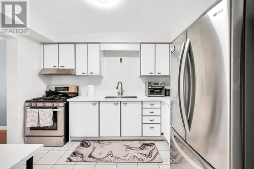 136 Essling Avenue, Hamilton, ON - Indoor Photo Showing Kitchen