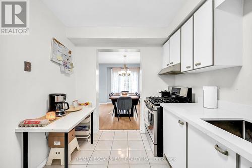 136 Essling Avenue, Hamilton, ON - Indoor Photo Showing Kitchen