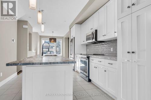 16 - 60 Arkell Road, Guelph, ON - Indoor Photo Showing Kitchen With Upgraded Kitchen