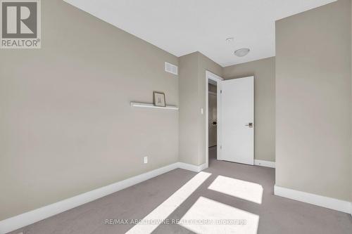 16 - 60 Arkell Road, Guelph, ON - Indoor Photo Showing Other Room