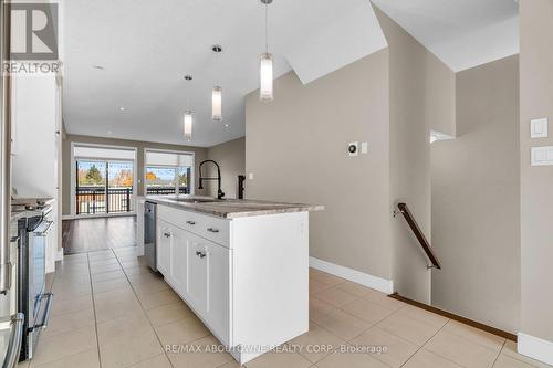 16 - 60 Arkell Road, Guelph, ON - Indoor Photo Showing Kitchen With Upgraded Kitchen