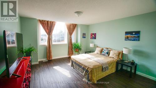 136 Hay Crescent, Cambridge, ON - Indoor Photo Showing Bedroom