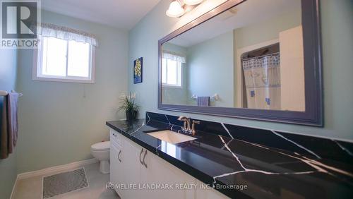 136 Hay Crescent, Cambridge, ON - Indoor Photo Showing Bathroom