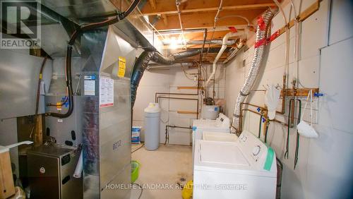 136 Hay Crescent, Cambridge, ON - Indoor Photo Showing Laundry Room