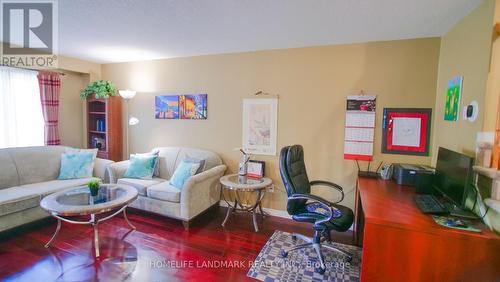 136 Hay Crescent, Cambridge, ON - Indoor Photo Showing Living Room