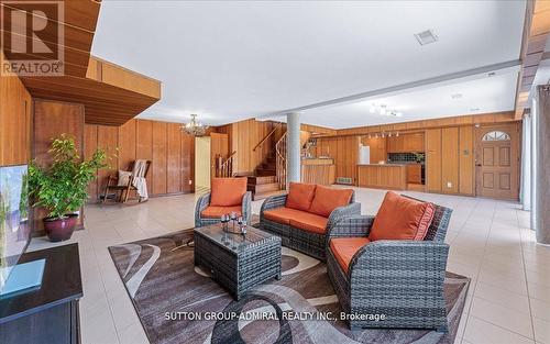 241 Derrydown Road, Toronto, ON - Indoor Photo Showing Living Room