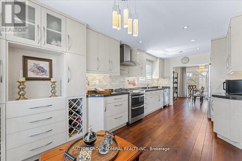 241 Derrydown Road, Toronto, ON - Indoor Photo Showing Kitchen With Upgraded Kitchen