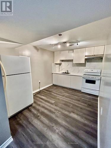 25 Irene Crescent, Brampton, ON - Indoor Photo Showing Kitchen