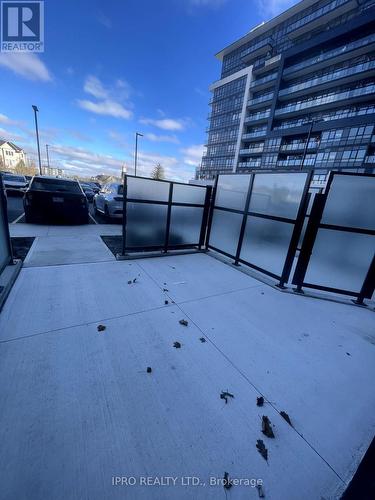 131 - 395 Dundas Street W, Oakville, ON - Outdoor With View