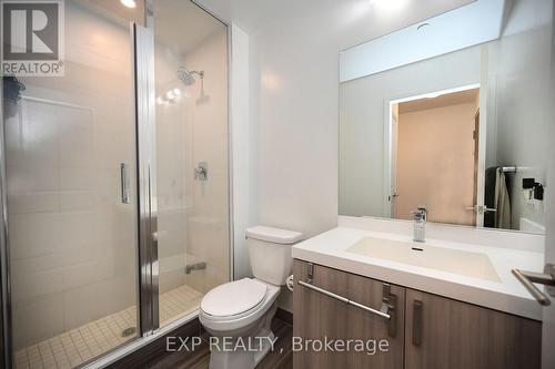 2305 - 8 Nahani Way, Mississauga, ON - Indoor Photo Showing Bathroom