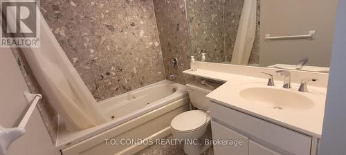 1414 - 7 Carlton Street, Toronto, ON - Indoor Photo Showing Bathroom