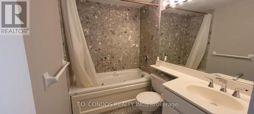 1414 - 7 Carlton Street, Toronto, ON - Indoor Photo Showing Bathroom