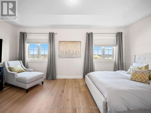 30 Drizzel Crescent, Richmond Hill, ON - Indoor Photo Showing Bedroom