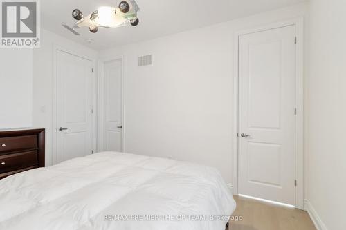 89 Rosshaven Crescent, Vaughan, ON - Indoor Photo Showing Bedroom