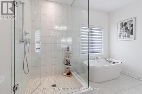 89 Rosshaven Crescent, Vaughan, ON - Indoor Photo Showing Bathroom