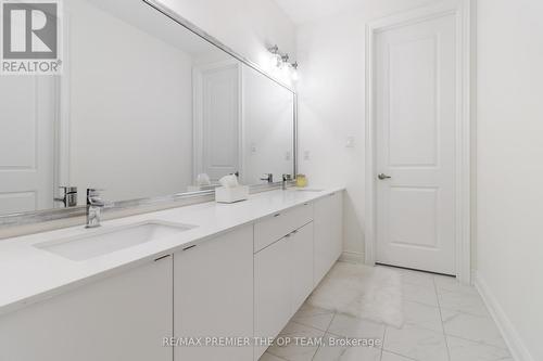 89 Rosshaven Crescent, Vaughan, ON - Indoor Photo Showing Bathroom