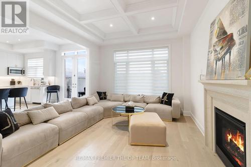 89 Rosshaven Crescent, Vaughan, ON - Indoor Photo Showing Living Room With Fireplace