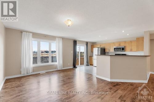 1601 Haydon Circle, Ottawa, ON - Indoor Photo Showing Kitchen