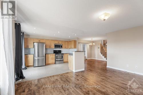 1601 Haydon Circle, Ottawa, ON - Indoor Photo Showing Kitchen