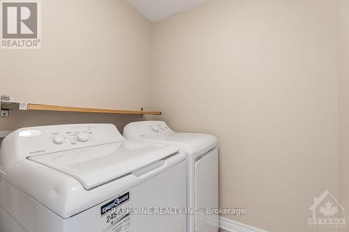 1601 Haydon Circle, Ottawa, ON - Indoor Photo Showing Laundry Room