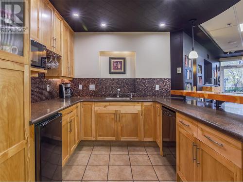 75 Martin Street Unit# 702, Penticton, BC - Indoor Photo Showing Kitchen