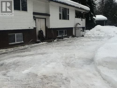 Winter Front Door Parking - 162 Pearkes Drive, Revelstoke, BC - Outdoor