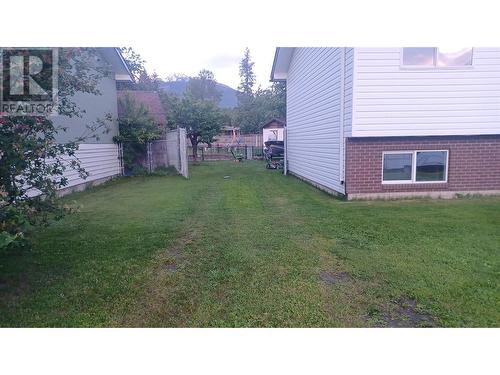 Side Access to Back Yard - 162 Pearkes Drive, Revelstoke, BC - Outdoor