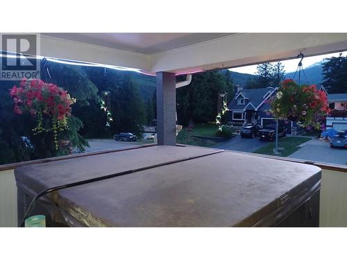 Balcony with Hot Tub - 162 Pearkes Drive, Revelstoke, BC - 