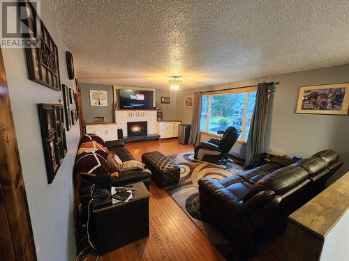 Main Floor Living Room - 162 Pearkes Drive, Revelstoke, BC - Indoor Photo Showing Living Room With Fireplace