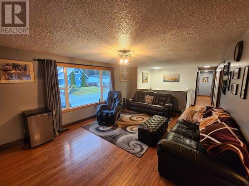 Main Floor Living Room - 162 Pearkes Drive, Revelstoke, BC - Indoor